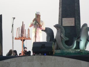 Entertainment for the closing of the Lovina Beach festival